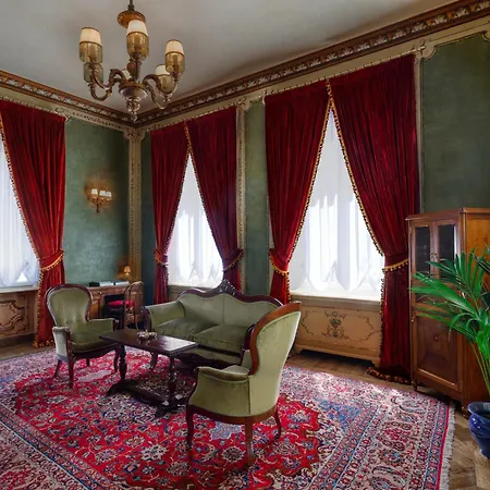 ホテル ロカルノ